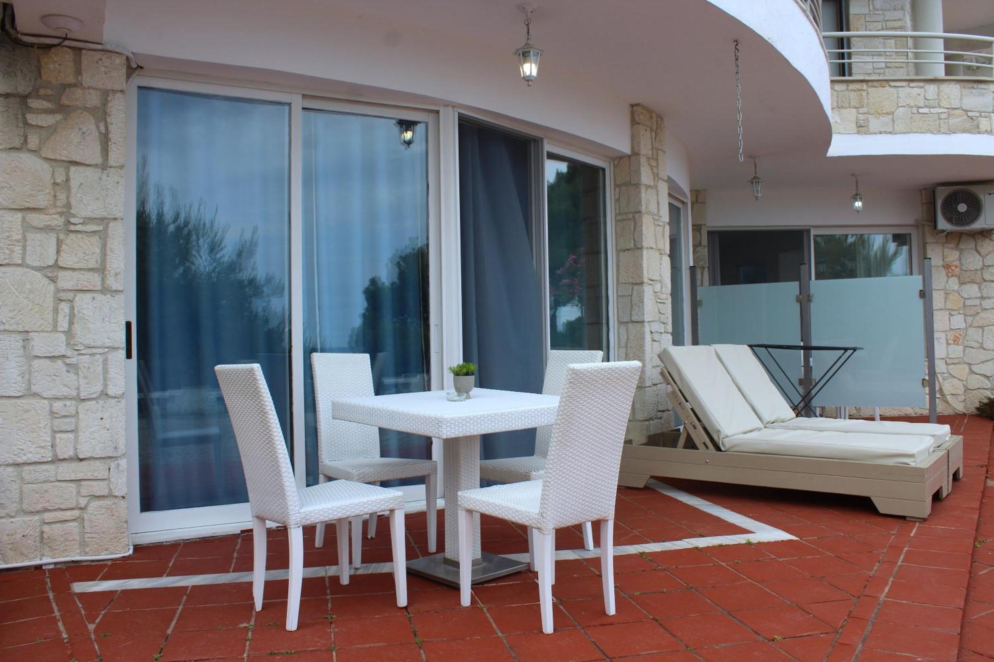 Amelia Apartments Kallithea  Bilik gambar