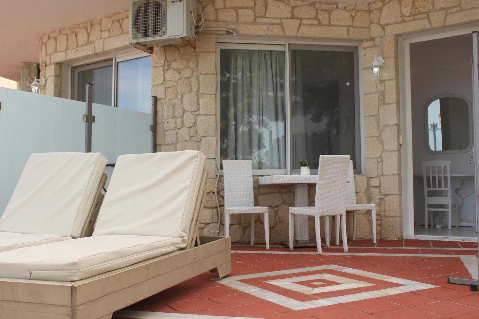 Amelia Apartments Kallithea  Bilik gambar